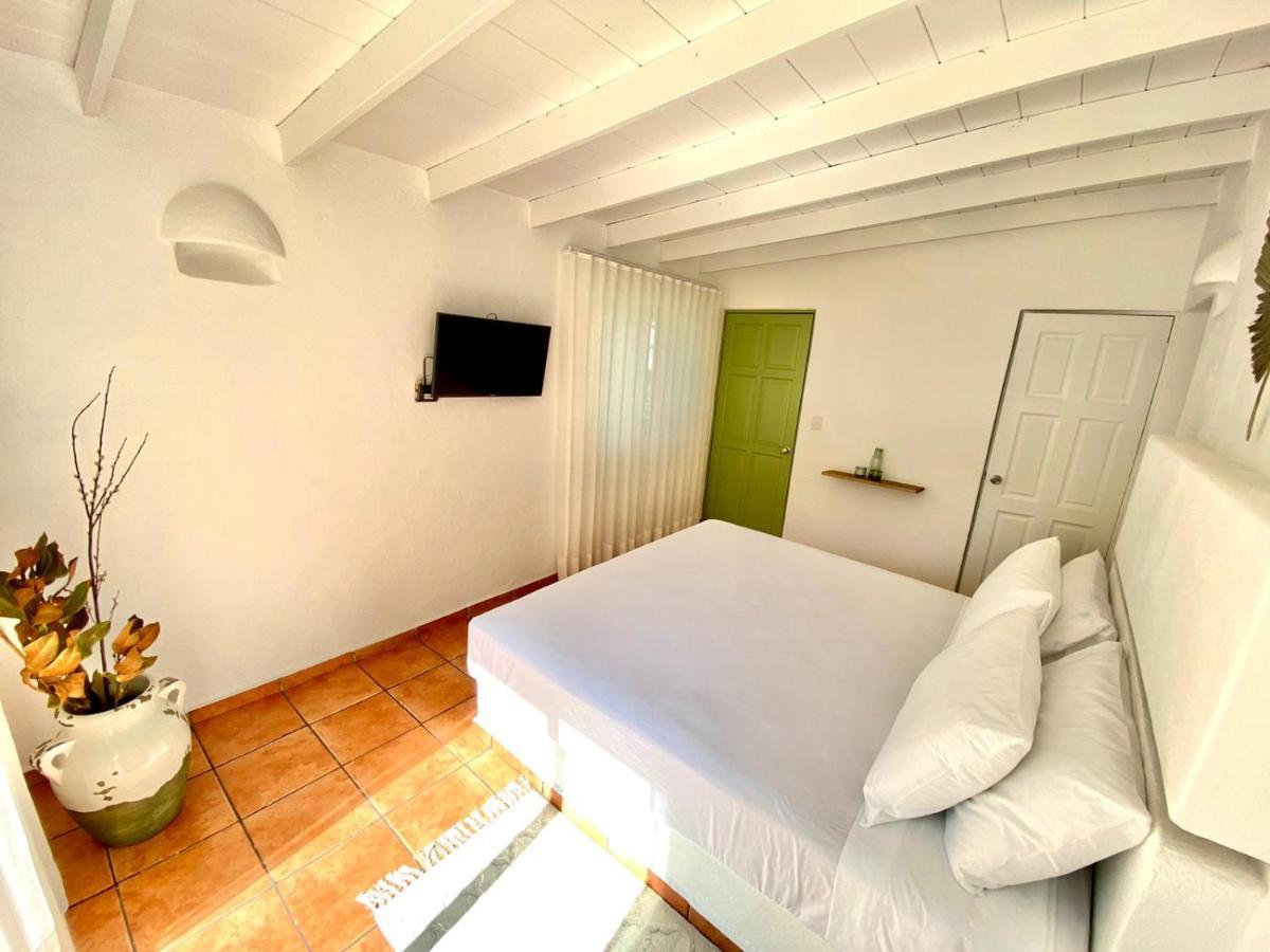 Hotel Cala Blanca Куернавака Екстериор снимка
